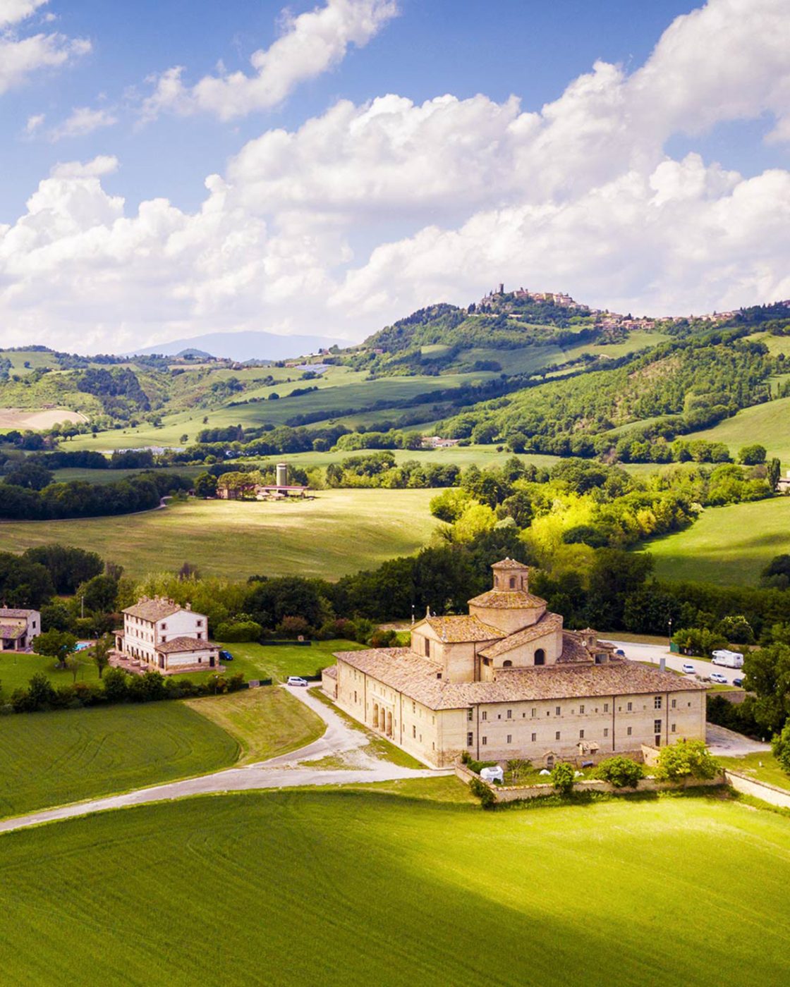 VISIT URBANIA